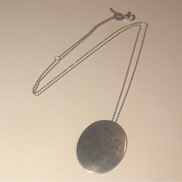 REED & Barton Damascene Oval Pendant on 925 Chain 18” & 1” - Picture 7 of 10